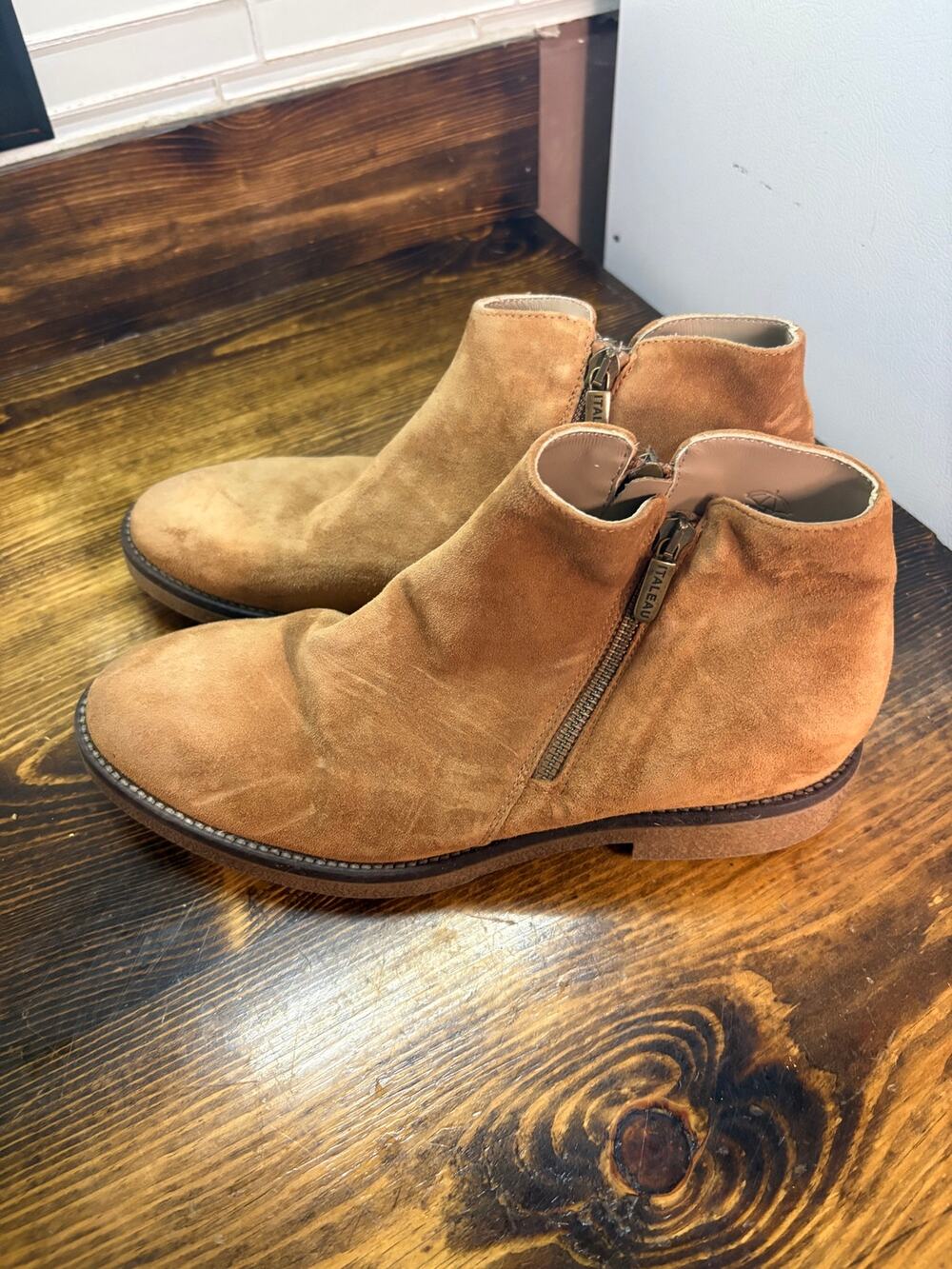 L Italeau Foliana Waterproof Ankle Boots Size 40 (size 9.5)